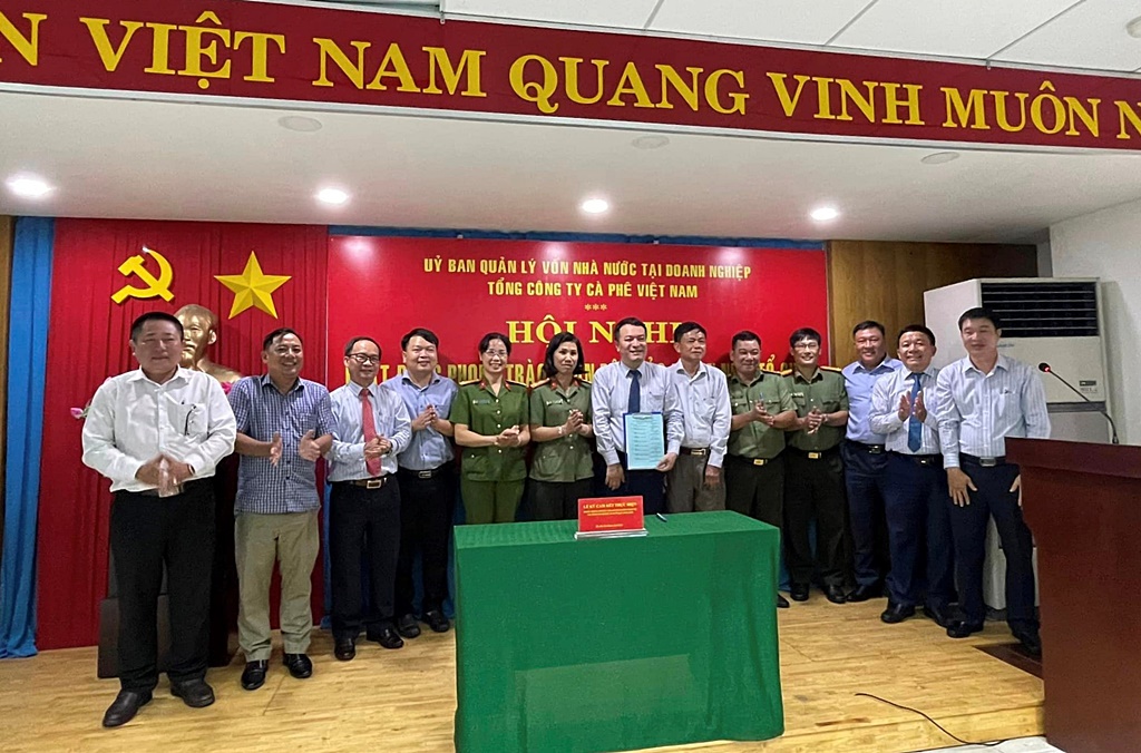 Ủy ban Quản lý vốn nhà nước tại doanh nghiệp đồng hành cùng Tổng công ty Cà phê Việt Nam vượt qua khó khăn và phát triển bền vững