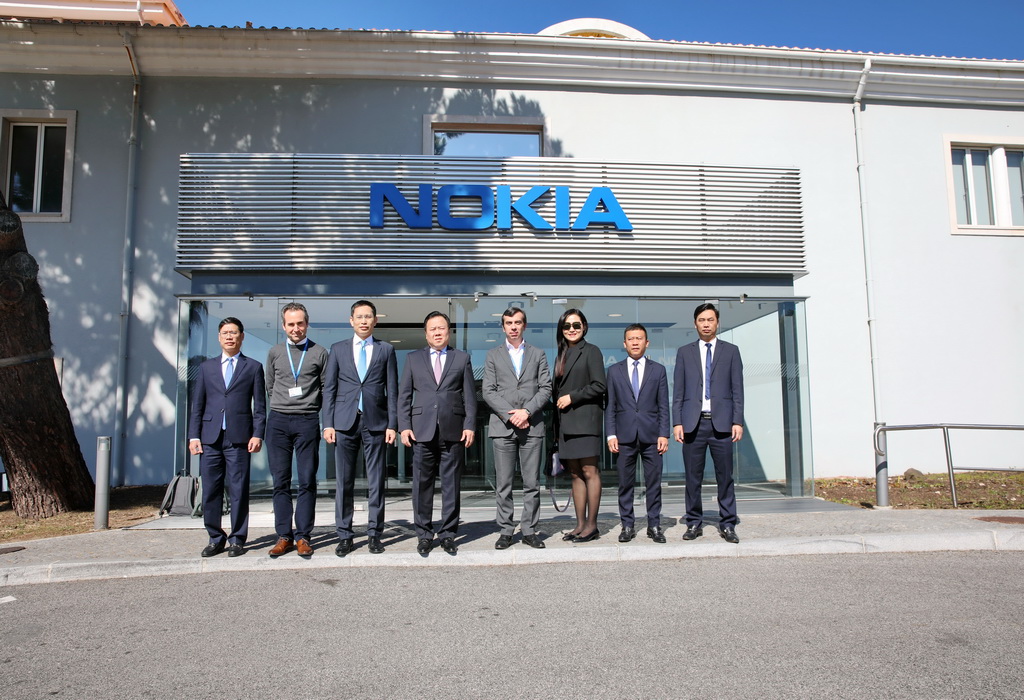 CMSC and MobiFone delegation pay a working visit to Nokia Portugal