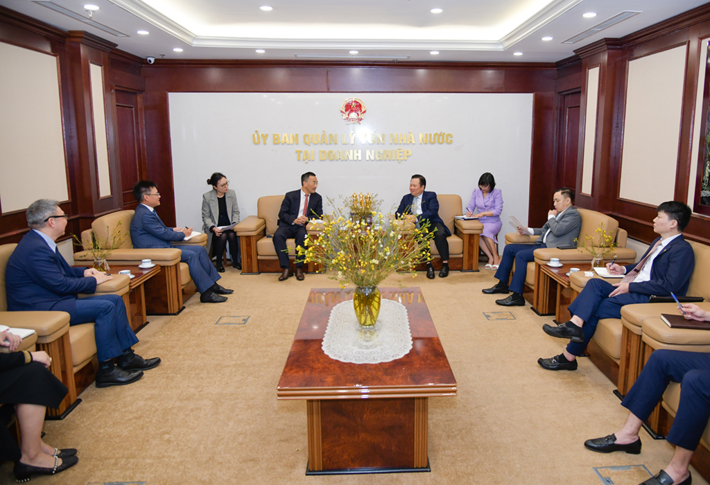 Chairman Nguyen Hoang Anh holds a courtesy reception leaders of Huawei Group