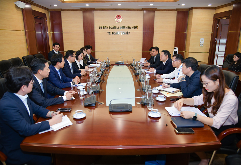 Vice Chairman Nguyen Ngoc Canh receives leaders of Samsung Group