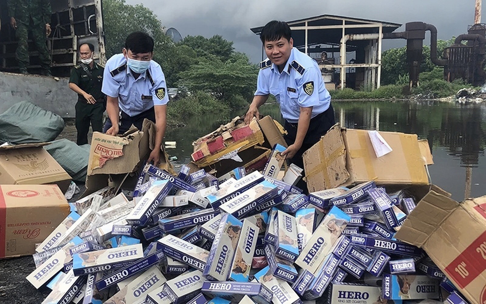 Đẩy lùi nạn buôn lậu thuốc lá