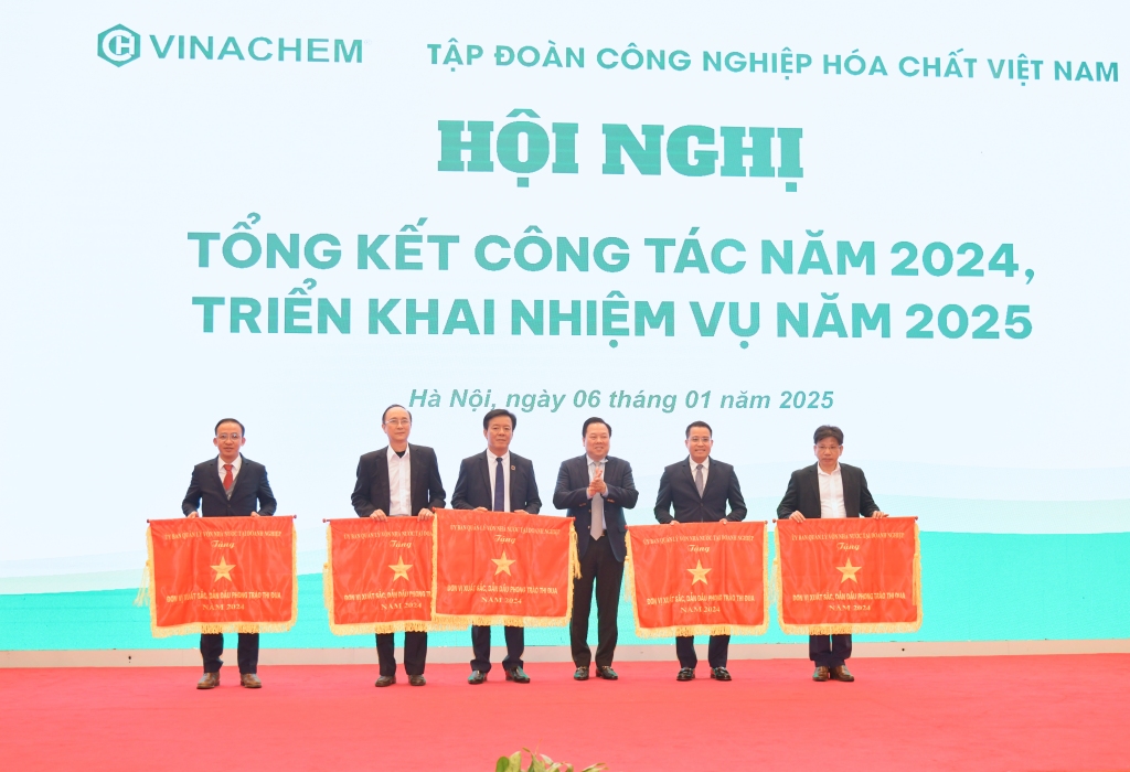 Tập đoàn Hóa chất Việt Nam: Thành công toàn diện trong công tác sản xuất, kinh doanh năm 2024